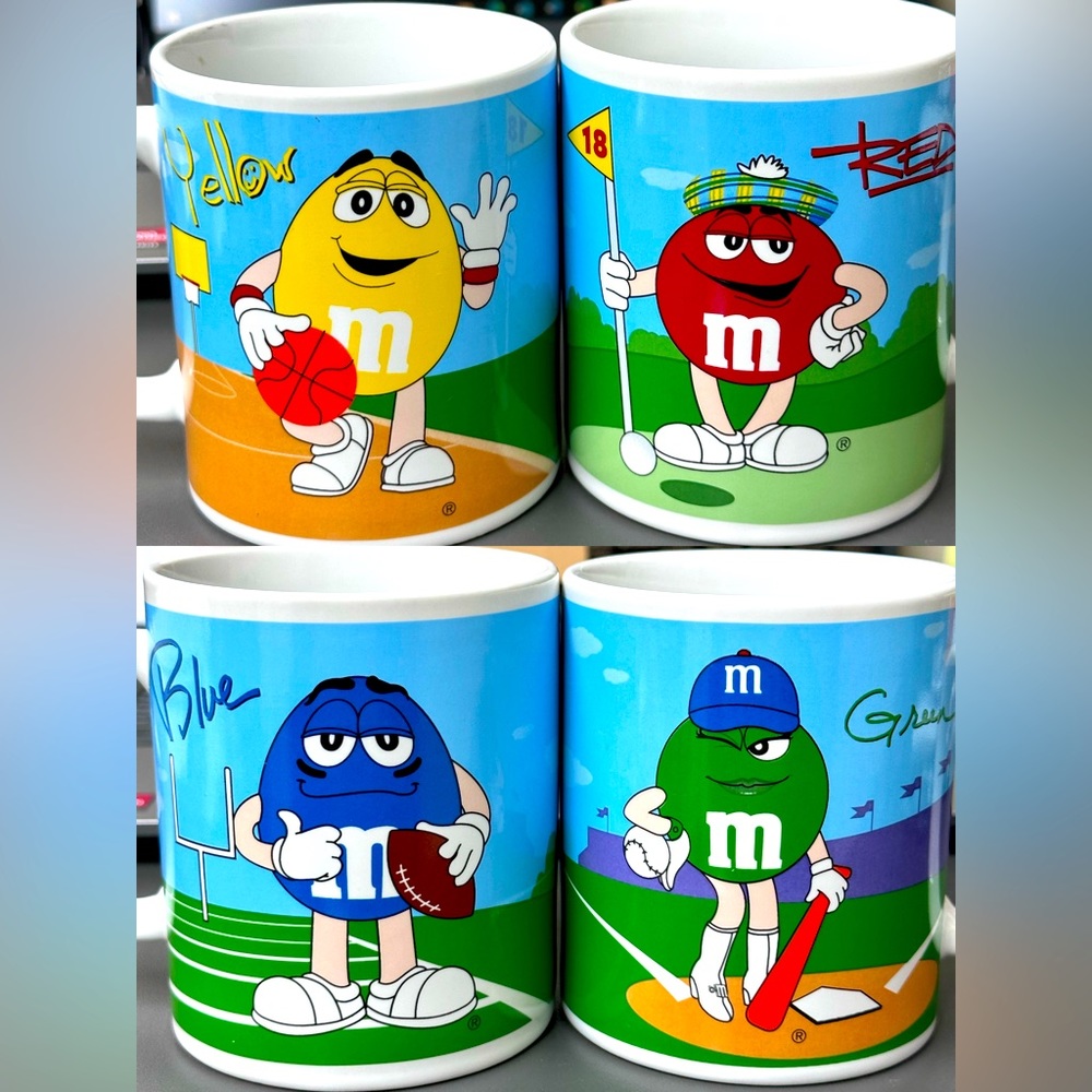 Rare 2002 Galerie Licensed Set of 2 M&M Character Sports Themed 16 oz Mu…